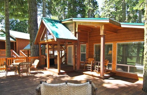 Ashland Cabin | BookStayHop -#48 Cabin on Hyatt Prairie-Mountain Views.