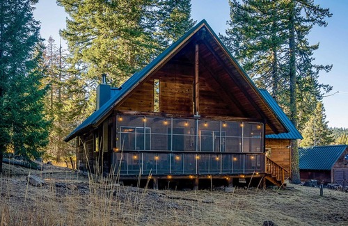 Ashland Cabin | BookStayHop - Whispering Pines Cabin Retreat ~ Dog Friendly and Mountain Views!
