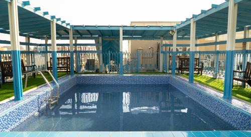 Al Muraqqabat Hotel | BOONMAX Hotel