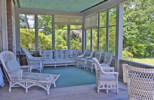 Manchester-by-the-Sea House | Booth Cottage: Private Path to Singing Beach