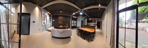 Bago City House | Bora House