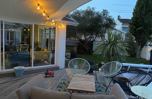 Merignac House | Bordeaux house with heated inground pool
