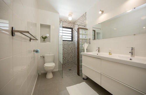 Saint-Pierre De La Reunion Apartment | BORDLO - TERRE-SAINTE