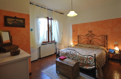 Guistrigona House | borgo la niche (entire structure)