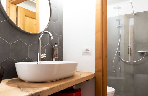 Turri Piano Ski Chalet | (Bormio & Livigno) Bear Hutte, quiet and luxury