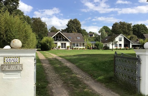 Bosau Apartment | BOSAU: Holiday apartment on the Großer Plöner See lake property, lake view, pool table