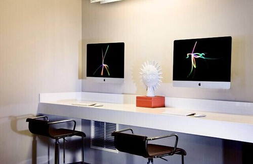 Central-Maverick Square - Paris Street Apartment | Boston Harbor | Modern Studio | Full Kitchen + in-unit W/D | GLS