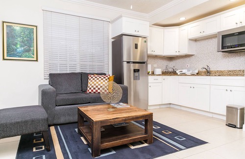 Molynes Gardens Apartment | Botanic Bliss Living in Kingston