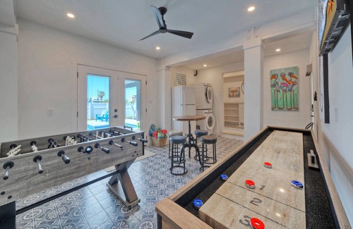 Leeward Sands House | Boujee Pelican by AvantStay | Pool+Game Room+Views