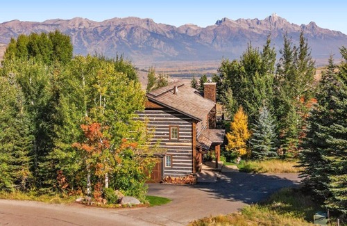 Spring Creek Ranch House | Boundary JH - Teton Views on Harvest Dance