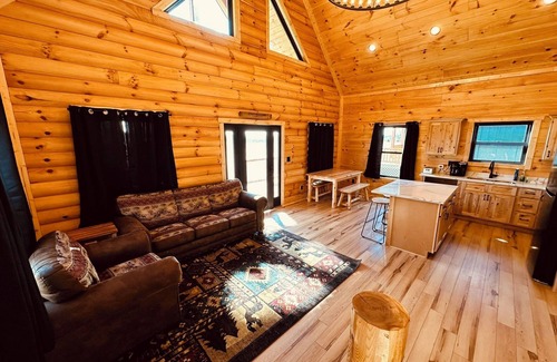 Harrodsburg Cabin | Bourbon Trail Retreat with Hot tub-8