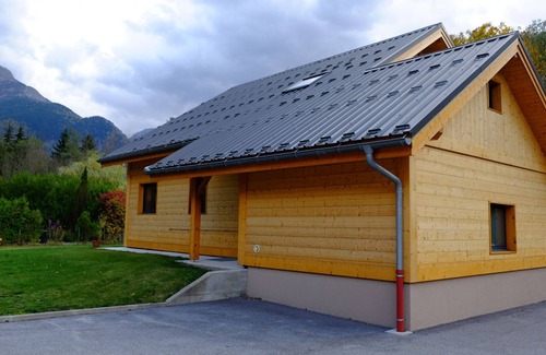 Le Bourg-d'Oisans Ski Chalet | BOURG D'OISANS : Le Centaurée ★ Chalet 12 people