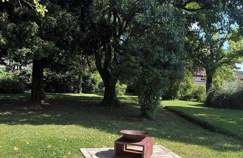 Cercoux House | Bourgeois house with large wooded park.