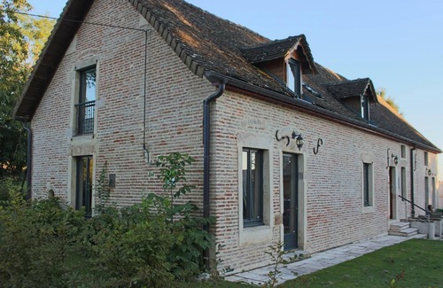 Charette House | Bourgogne Détente - "La Longère de Varennes" (The Longère of Varennes)