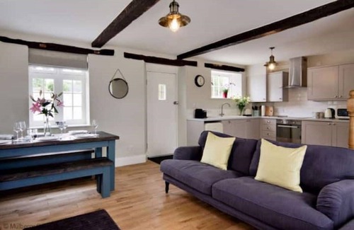 Twyford Cottage | Boutique 5 Bedroom(Sleep 12) Cottage Nr Winchester