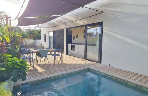 Curacao Apartment | Boutique apartment with PRIVATE POOL, near Jan Thiel & Mambo beach, 2 bedrooms & gated community