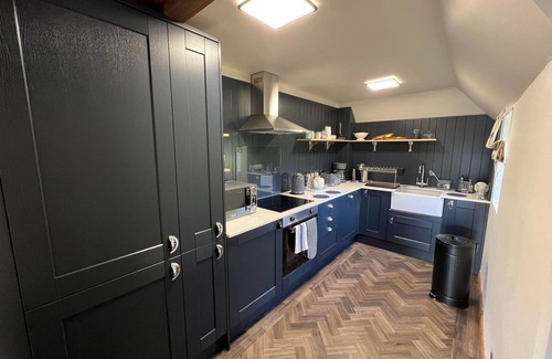 Runham House | Boutique Barn - Sleeps 4, Parking & Private Garden