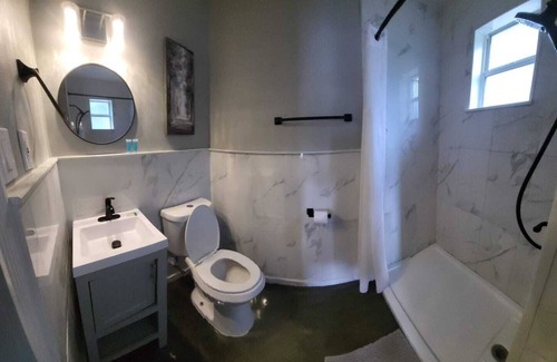 Ocala Hotel | Boutique hotel in historic downtown Ocala: Queen
