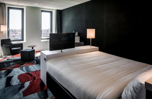 Leiden Hotel | Boutique Room with Pool Steps from Art Museums