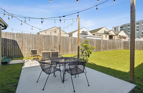 Tulane - Gravier House | Boutique Shotgun Near NOLA Main Attractions