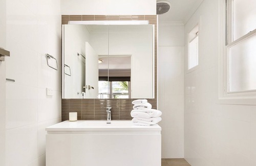 Sandringham House | BOUTIQUE STAYS - Sandy Breeze 1