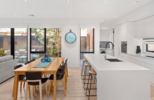 Murrumbeena House | BOUTIQUE STAYS - Sunnyside