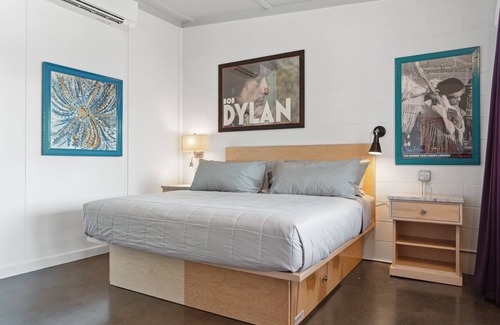 Folly Beach Hotel | Boutique Vera Hotel Room 403: King Room in the Heart of Folly Beach