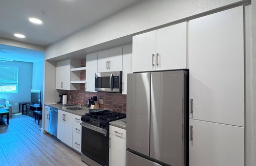 Midway District Apartment | Bowen: Cozy 1-Bedroom Apartment with AC & Fitness Center in Vibrant Point Loma