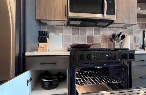 Midway District Apartment | Bowen: Cozy 1-Bedroom w/AC & Gym in Prime Point Loma, San Diego