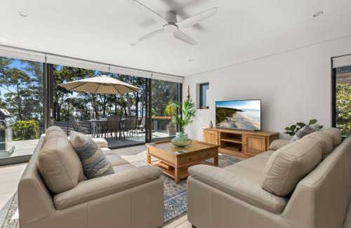 Huskisson House | Bowie's Beach House by Experience Jervis Bay
