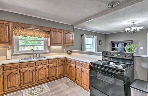 Oakland House | Bowling Green Farmhouse 10 Mi to Mammoth Cave
