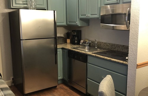 Boyne Falls Villa | Boyne Mountain 1 BR Condo (A), Full Kitchen, in-unit washer/dryer, fireplace