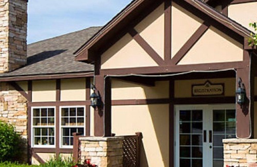 Boyne Falls Villa | Boyne Mountain Luxury 3 BR Full Kitchen Condo (A)