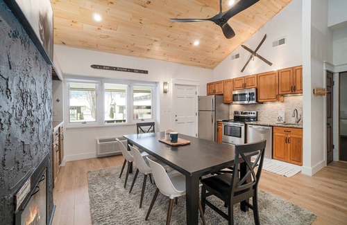 Boyne Falls Villa | Boyne Mountain Resort Condo Ski In/out great location near waterpark and lodge
