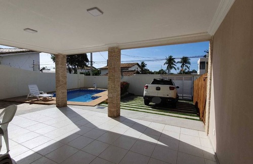 Vilas do Atlantico House | Cozy House in Vilas do Atlântico (8 min walk to the beach)