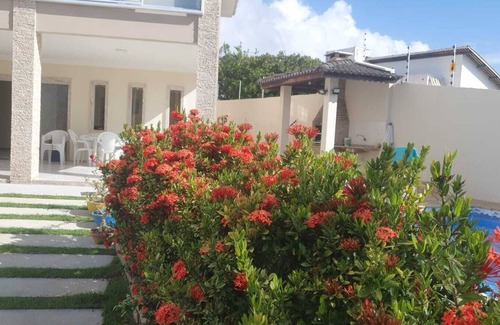 Vilas do Atlantico House | Cozy House in Vilas do Atlântico (8 min walk to the beach)