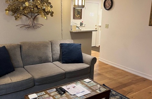 Alvadore Cottage | Bracken Hill Guest House - Quiet country retreat near Eugene and wineries