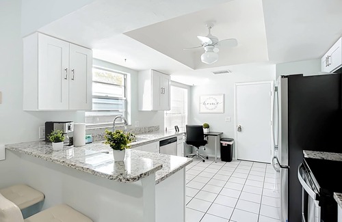 Trailer Estates House | Bradenton Paradise 4BR/2BA HEATED POOL & Mini Putt