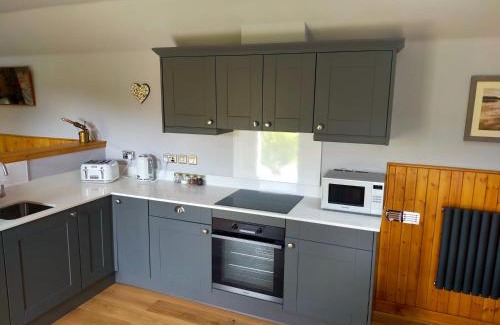 Pitlochry House | Braeside Cottage - Adorable 2 Bedroom Eco-Friendly Character Cottage