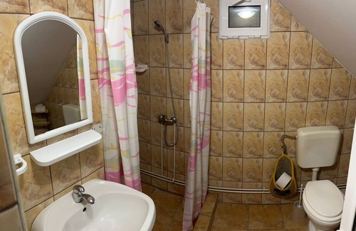 Moieciu Hotel | Bran Moieciu Escape by BuySellRent