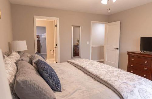 Loves Park House | Brand New 2 Bedroom with Office