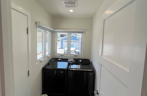 Glendale House | Brand New 3-bedroom house with AC, WiFi in fabulous Glendale