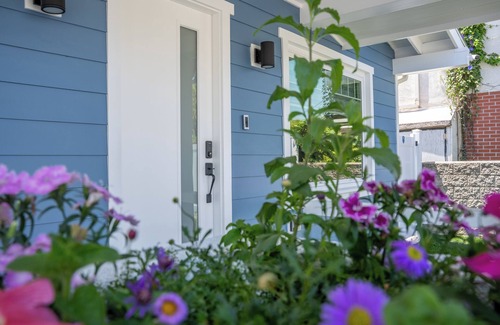 Glendale House | Brand New 3-bedroom house with AC, WiFi in fabulous Glendale