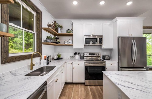 Kimberling City House | BRAND NEW! 5 Bed Cabin, Dock and over 30 Free Amenities!