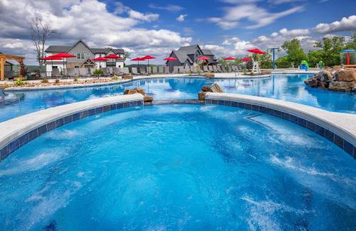 Kimberling City House | BRAND NEW! 5 Bed Cabin, Dock and over 30 Free Amenities!