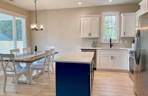 Murrells Inlet House | Brand new bungalow in the heart of Murrells Inlet. Pet friendly!
