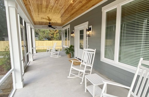 Murrells Inlet House | Brand new bungalow in the heart of Murrells Inlet. Pet friendly!