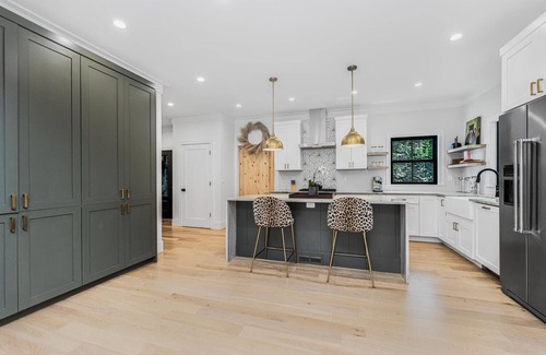 Stamford House | BRAND NEW CHIC OASIS WITH POOL, GUEST COTTAGE AND EVERYTHING YOU NEED.