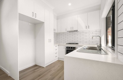 St. Albans House | Brand new comfortable bedroom in a beautiful suburb