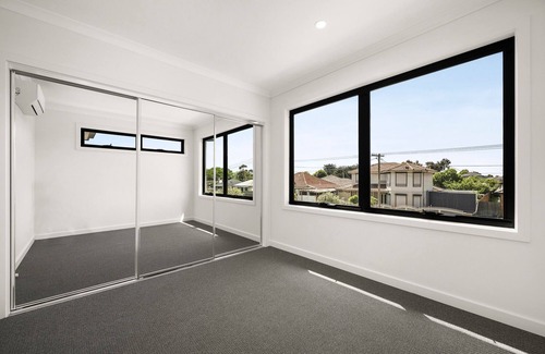 St. Albans House | Brand new comfortable bedroom in a beautiful suburb